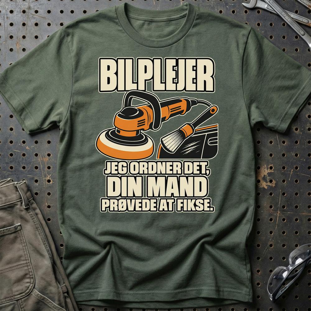 
Produktbillede af Bilplejer – Jeg Ordner Det, Din Mand Prøvede At Fikse T-Shirt