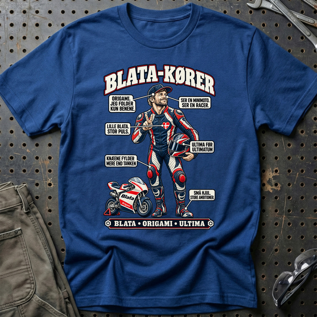 
Blata-Kører T-Shirt – Blå Royal