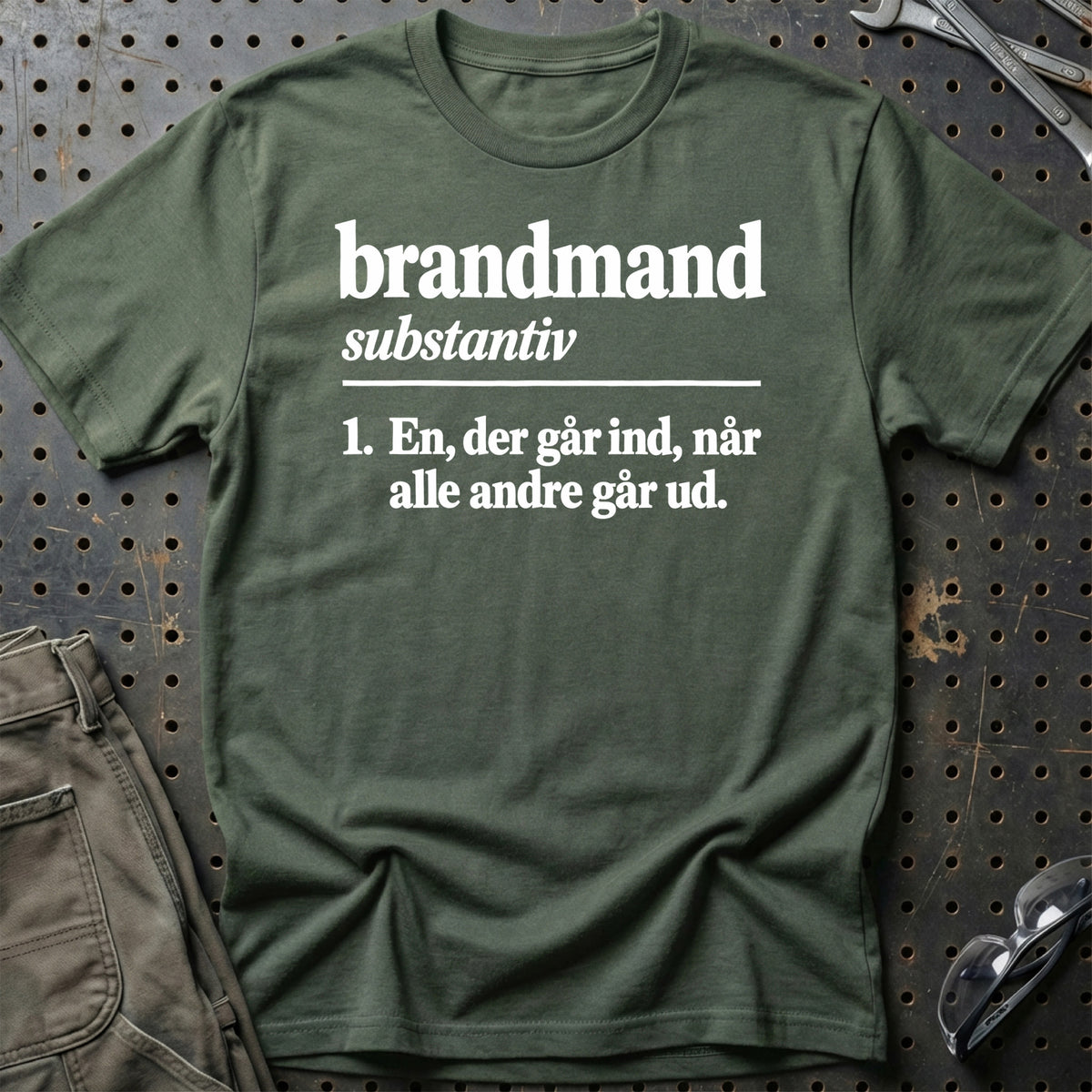
Brandmand – Definition T-Shirt – Grøn Militær