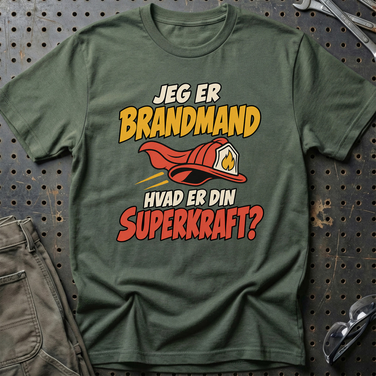 
Brandmand – Hvad er din superkraft? – Unisex T-Shirt – Grøn Militær