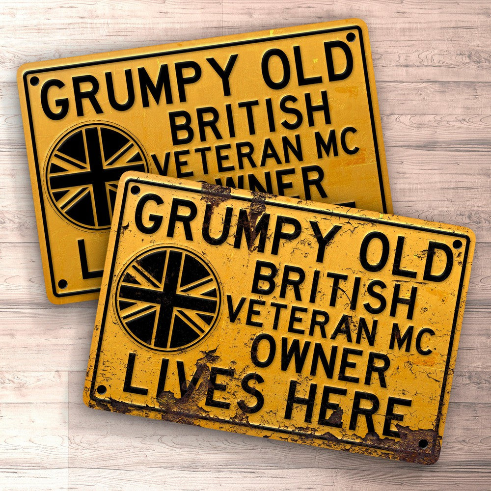 British Veteran Mc Grumpy Old British Veteran Mc Owner Lives Here Skilte, Musemåtte, Dørmåtte , Plakat-Skilte-British Veteran MC-Garage Culture Shop- garage - man cave - merchandise