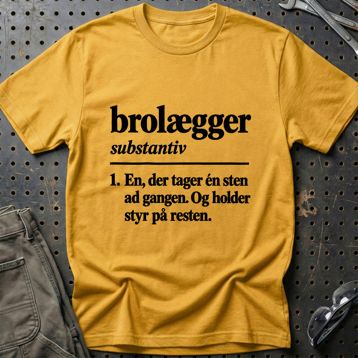 
Brolægger – Definition T-Shirt – Guld