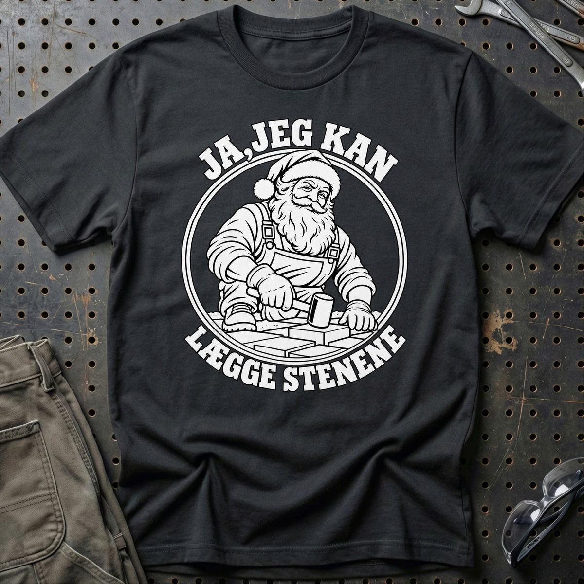 
Brolægger – Santa Kan Det – Jul T-Shirt – Sort