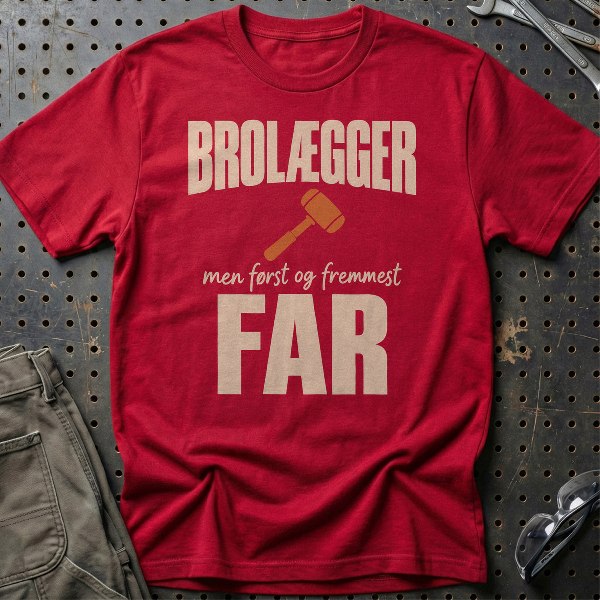 
Produktbillede af Brolægger – Men Først Og Fremmest Far T-Shirt