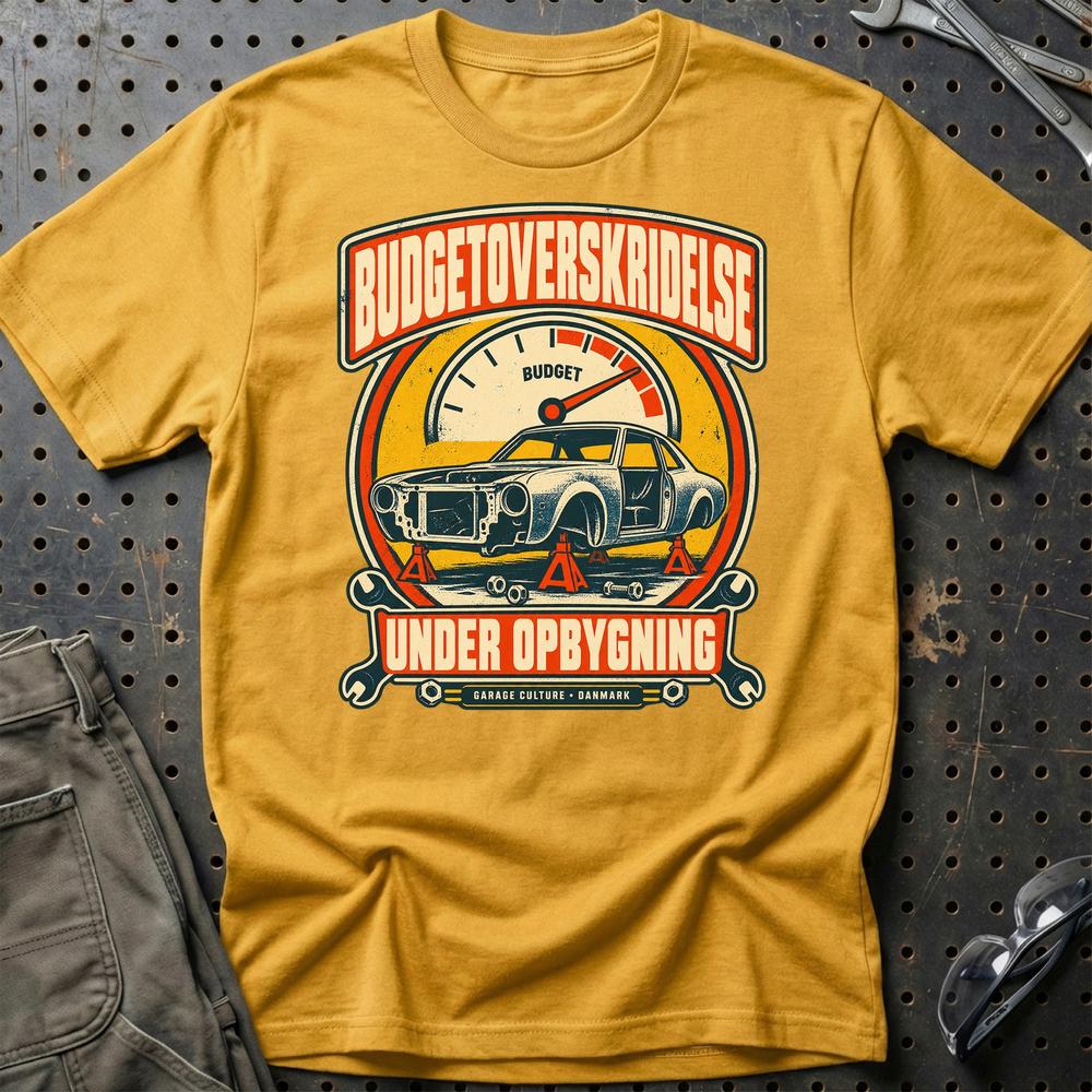 
Produktbillede af Budgetoverskridelse Under Opbygning T-Shirt