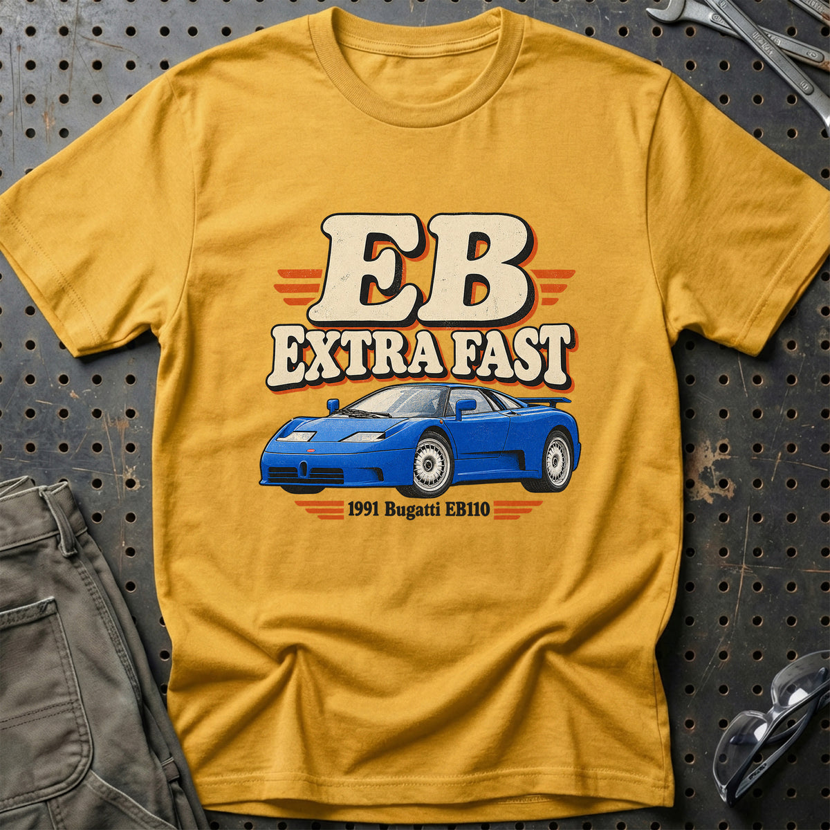 
Bugatti EB110 1991 – EB Extra Fast T-Shirt – Guld