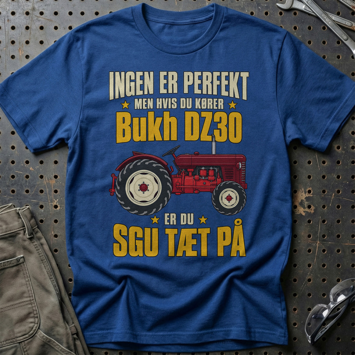 
Produktbillede af Bukh DZ30 – Ingen Er Perfekt T-Shirt