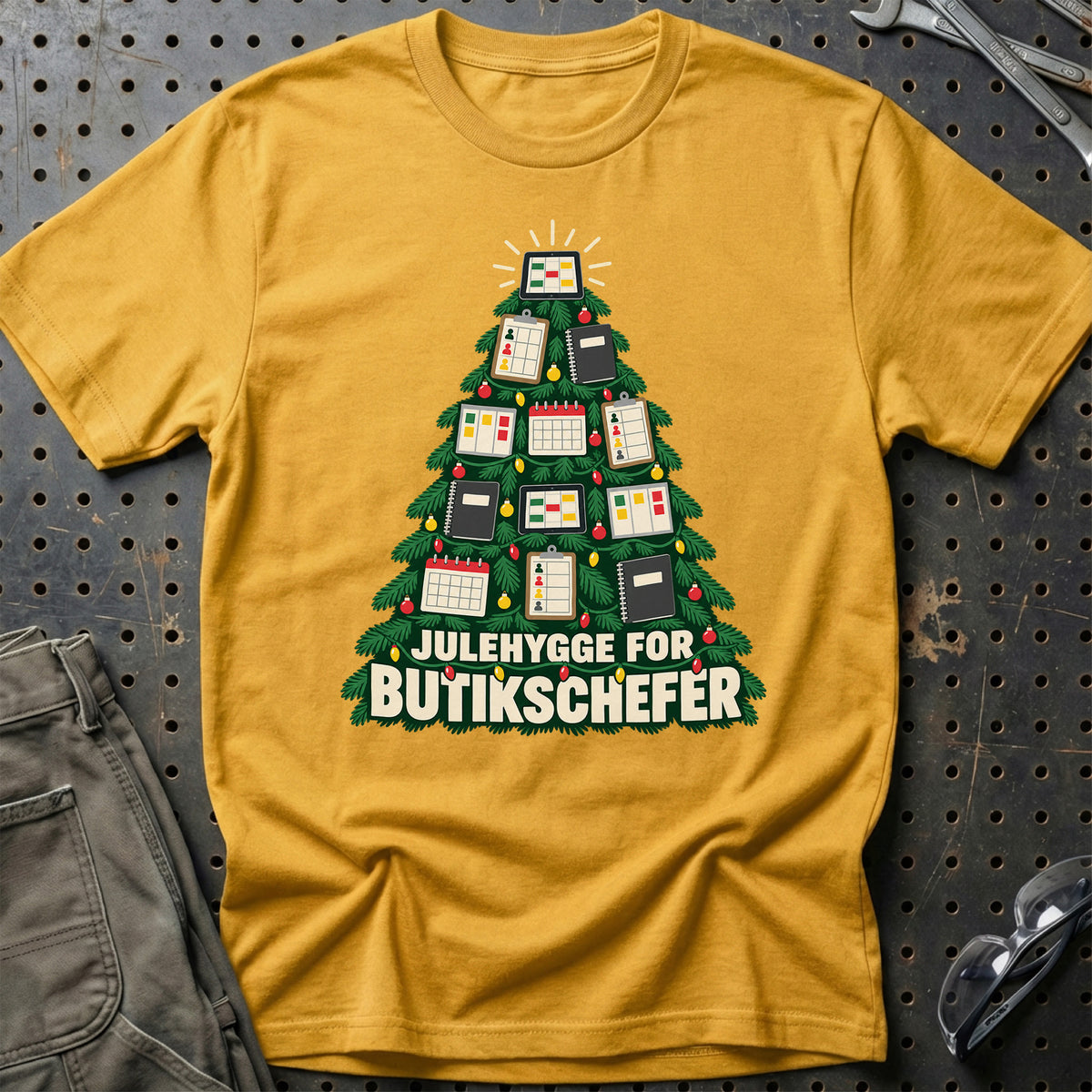 
Butikschef – Julehygge – Unisex T-Shirt – Guld