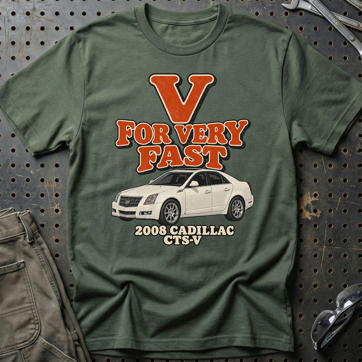 
Cadillac CTS-V 2008 – V for Very Fast T-Shirt – Grøn Militær