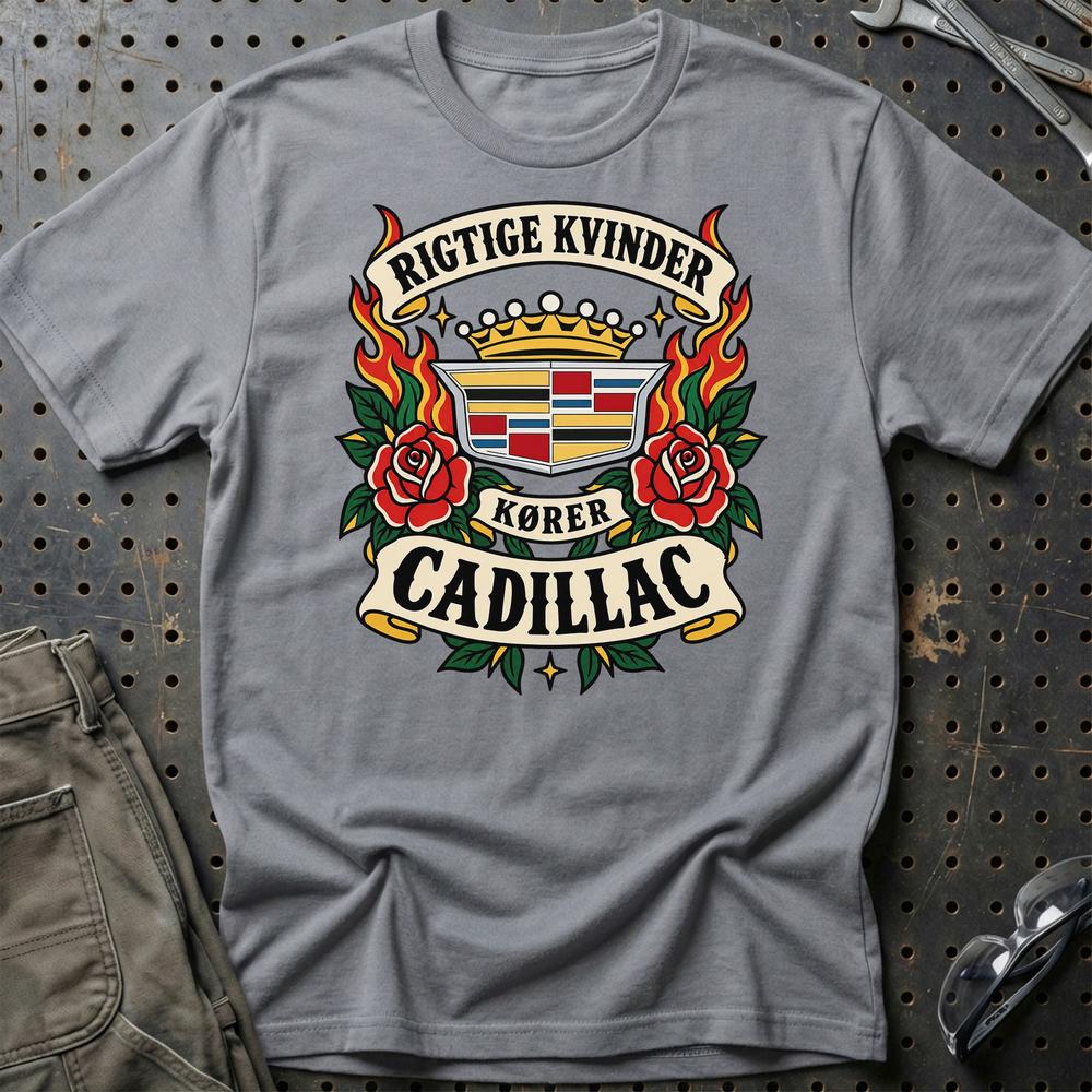 
Produktbillede af Cadillac Rigtige Kvinder Kører – Roser og Flammer T-Shirt