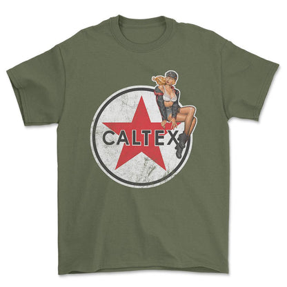 Caltex Pinup - Unisex T-Shirt , Bomuld-Beklædning-Motoroil-Grøn Militær-S-Forside-Garage Culture Shop- garage - man cave - merchandise