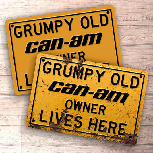 Can-Am Grumpy Old Can-Am Owner Lives Here Skilte, Musemåtte, Dørmåtte , Plakat-Skilte-Can-Am-Garage Culture Shop- garage - man cave - merchandise