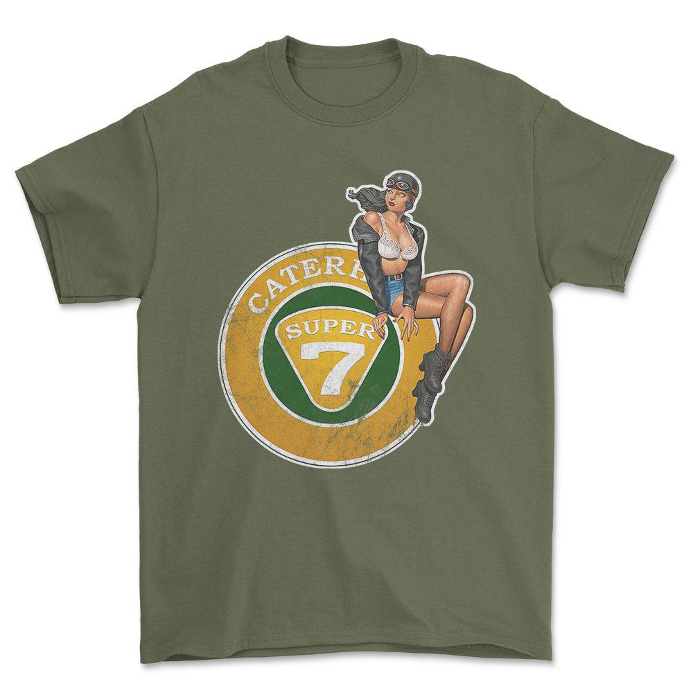 Caterham Super 7 Pinup - Unisex T-Shirt , Bomuld-Beklædning-Caterham-Grøn Militær-S-Forside-Garage Culture Shop- garage - man cave - merchandise