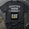Caterpiller Rigtige Mænd Kører T-Shirt-Beklædning-Caterpillar-Sort-S-Garage Culture Shop- garage - man cave - merchandise