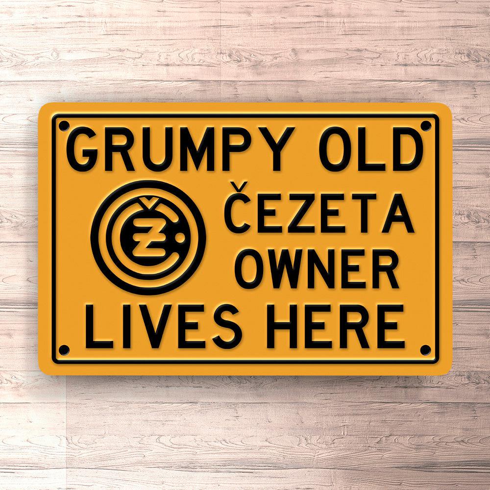 Čezeta Grumpy Old Čezeta Owner Lives Here Skilte, Musemåtte, Dørmåtte-Skilte-Čezeta-Garage Culture Shop- garage - man cave - merchandise