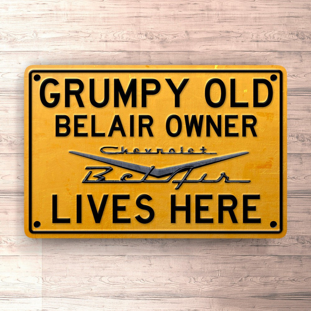 Chevrolet Belair Grumpy Old Chevrolet Belair Owner Lives Here Skilte, Musemåtte, Dørmåtte-Skilte-Chevrolet-Garage Culture Shop- garage - man cave - merchandise