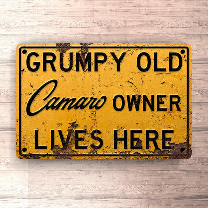 Chevrolet Camaro Grumpy Old Chevrolet Camaro Owner Lives Here Skilte, Musemåtte, Dørmåtte , Plakat-Skilte-Chevrolet-Garage Culture Shop- garage - man cave - merchandise