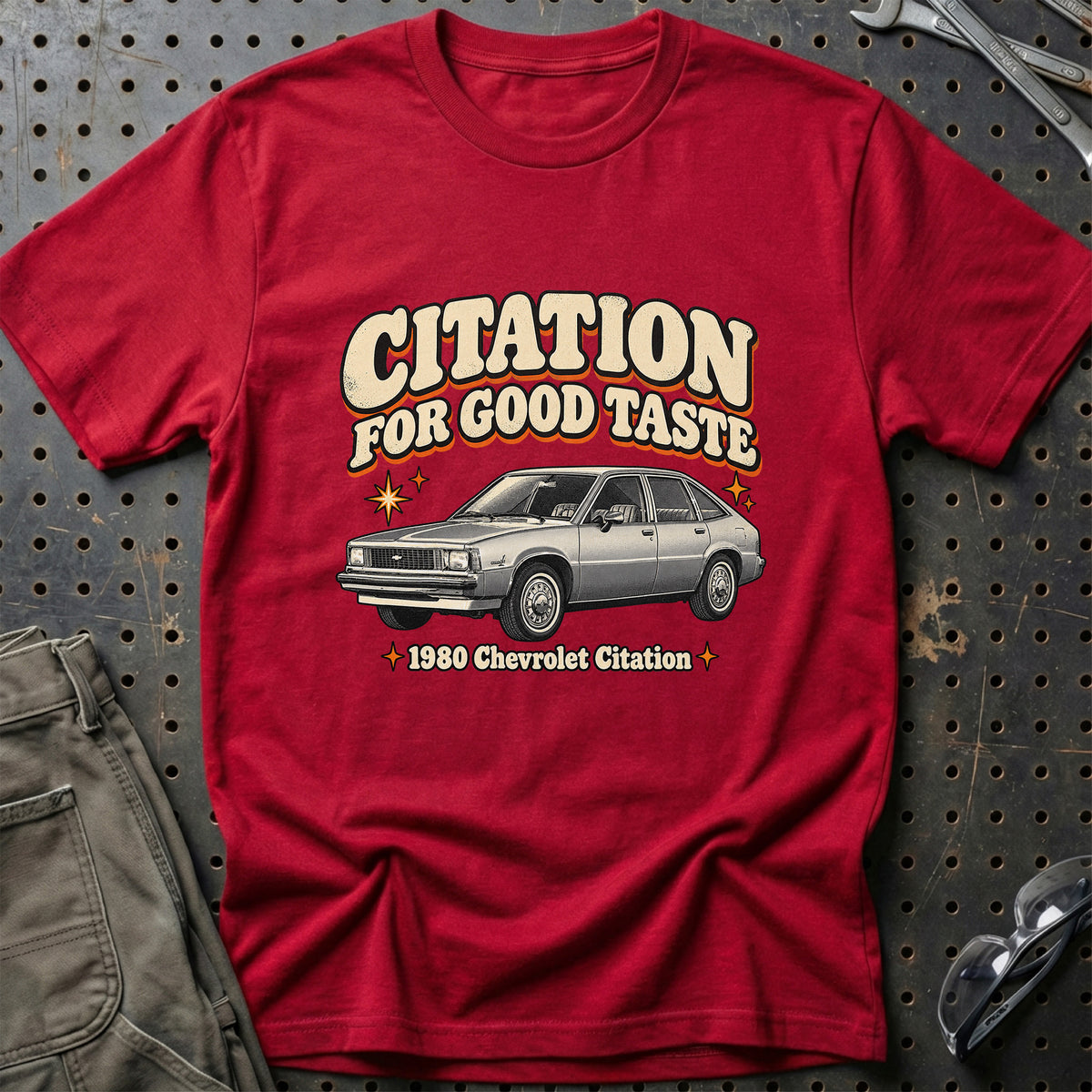 
Chevrolet Citation 1980 – Citation for Good Taste T-Shirt – Rød