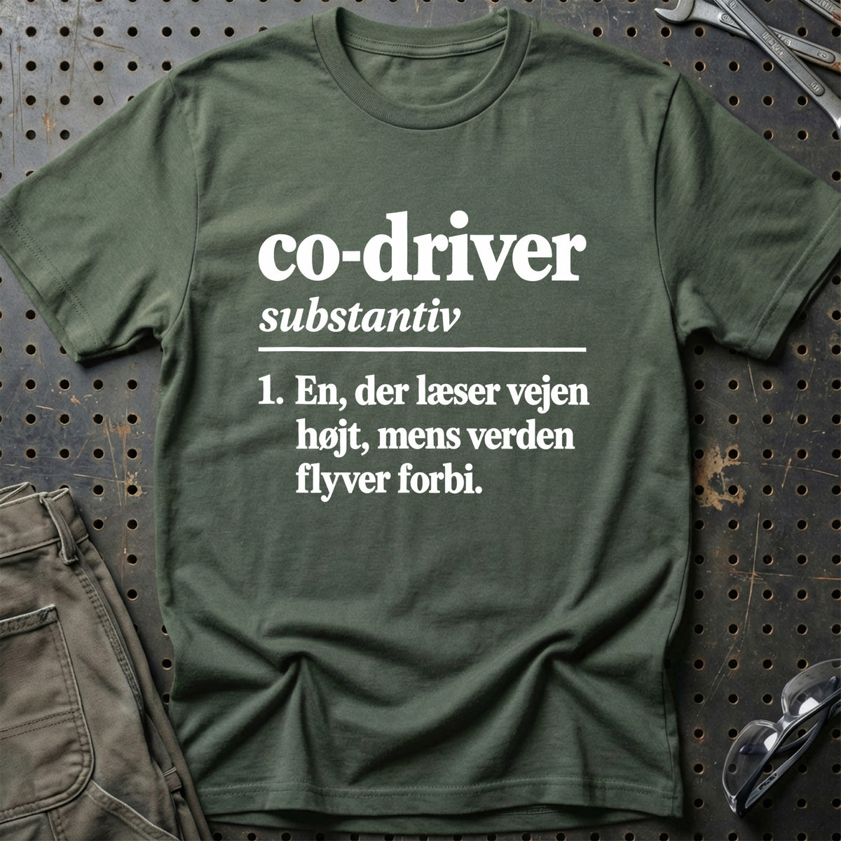 
Co-driver – Definition T-Shirt – Grøn Militær