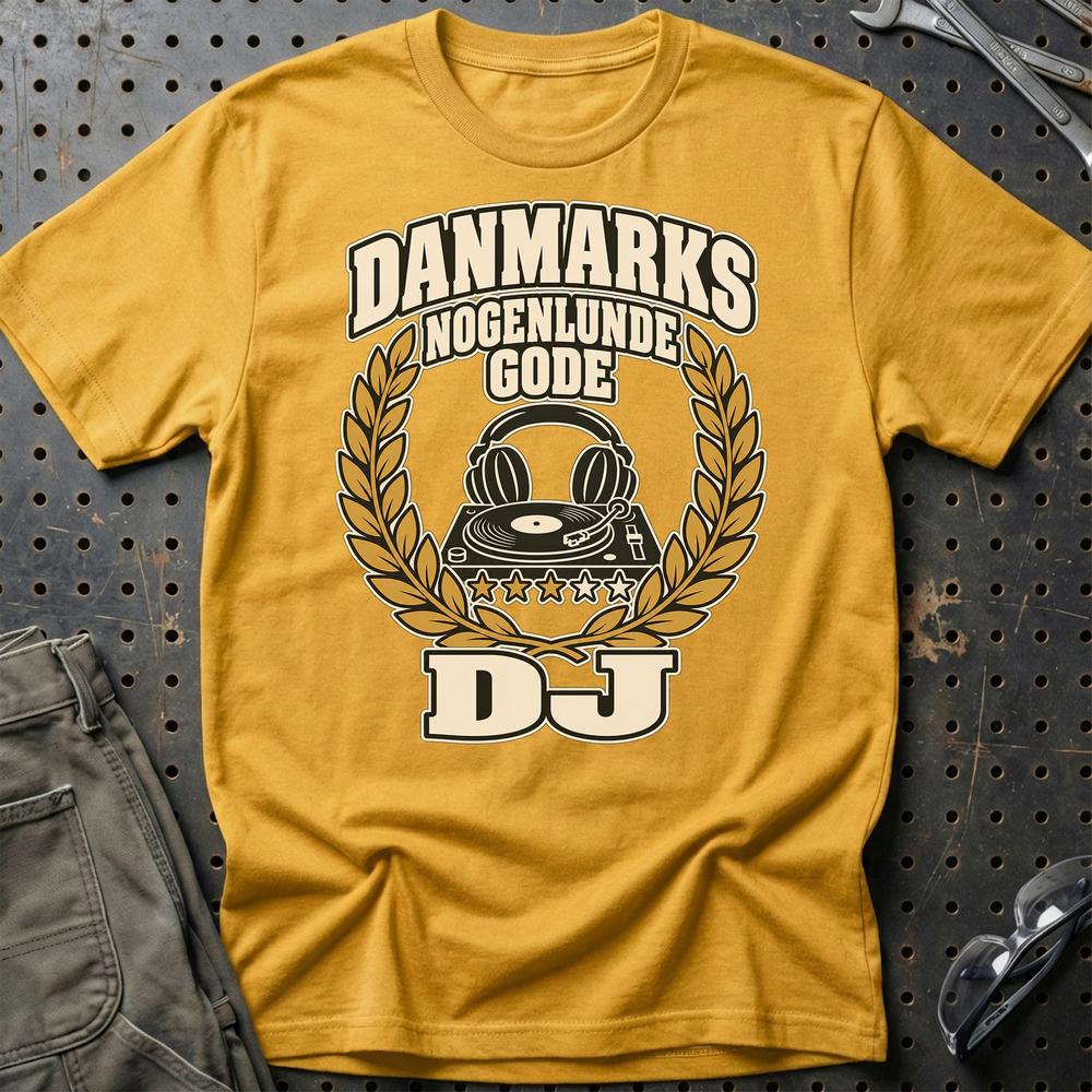 
Produktbillede af DJ – Danmarks Nogenlunde Gode T-Shirt