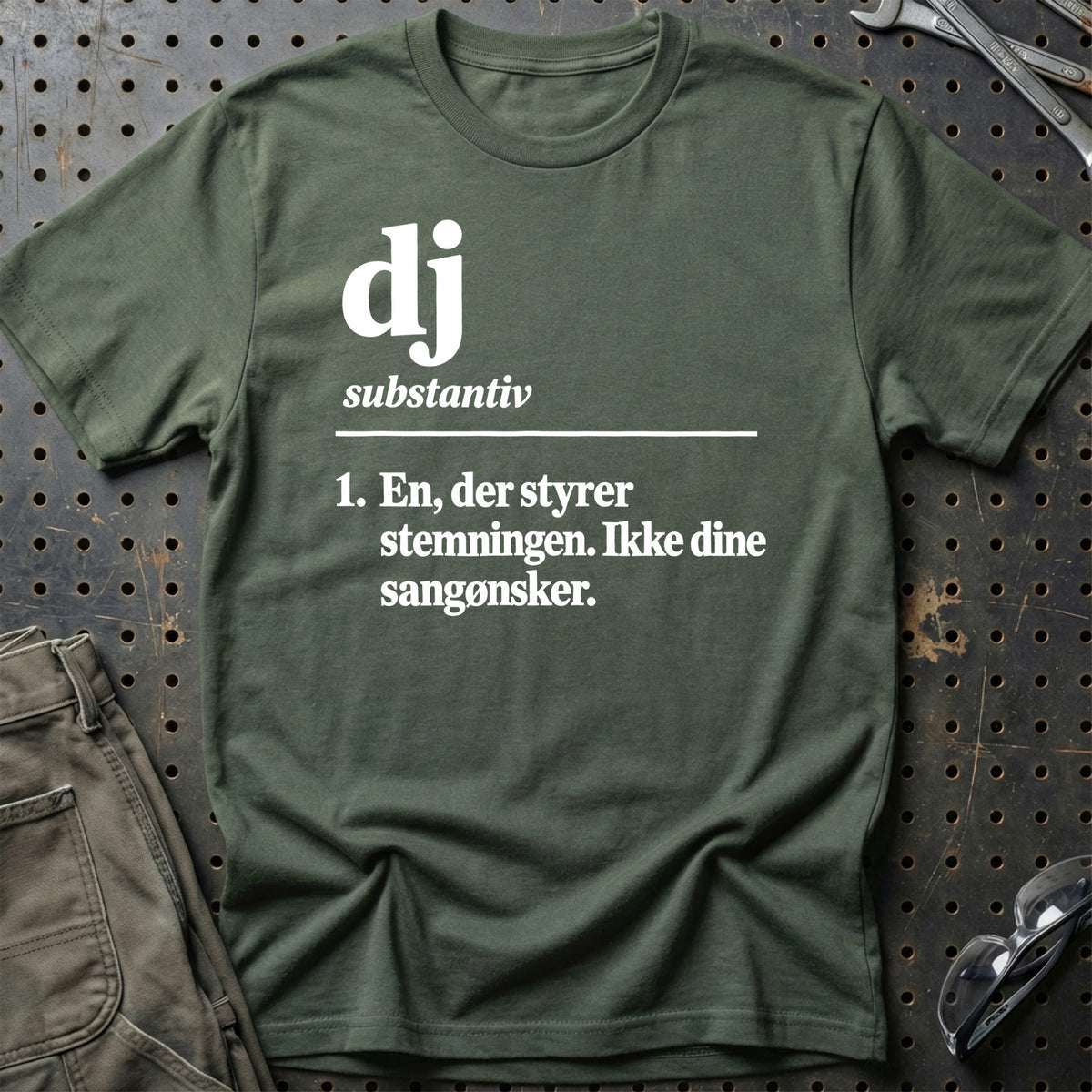 
DJ – Definition T-Shirt – Grøn Militær