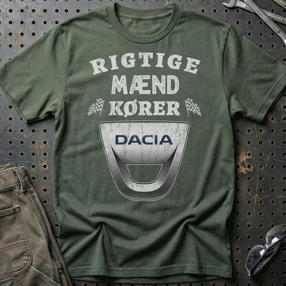Dacia Rigtige Mænd Kører - Unisex T-Shirt , Bomuld-Beklædning-Dacia-Grøn Militær-S-Garage Culture Shop- garage - man cave - merchandise