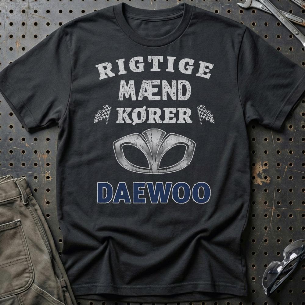 Daewoo Rigtige Mænd Kører - Unisex T-Shirt , Bomuld-Beklædning-Daewoo-Sort-S-Garage Culture Shop- garage - man cave - merchandise