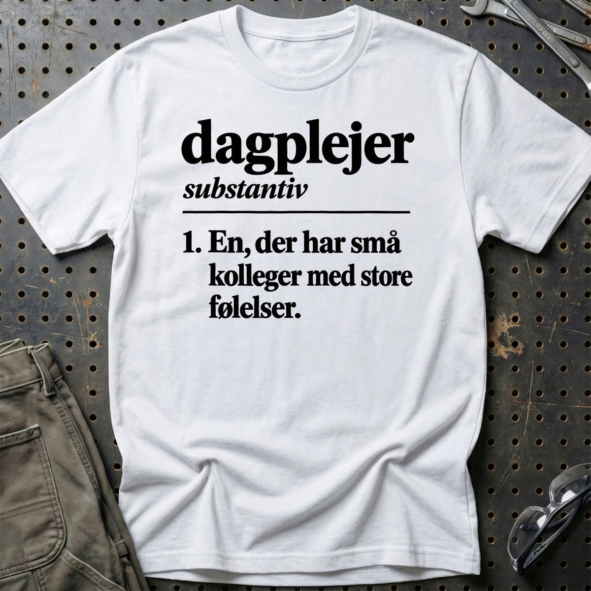 
Dagplejer – Definition T-Shirt – Hvid