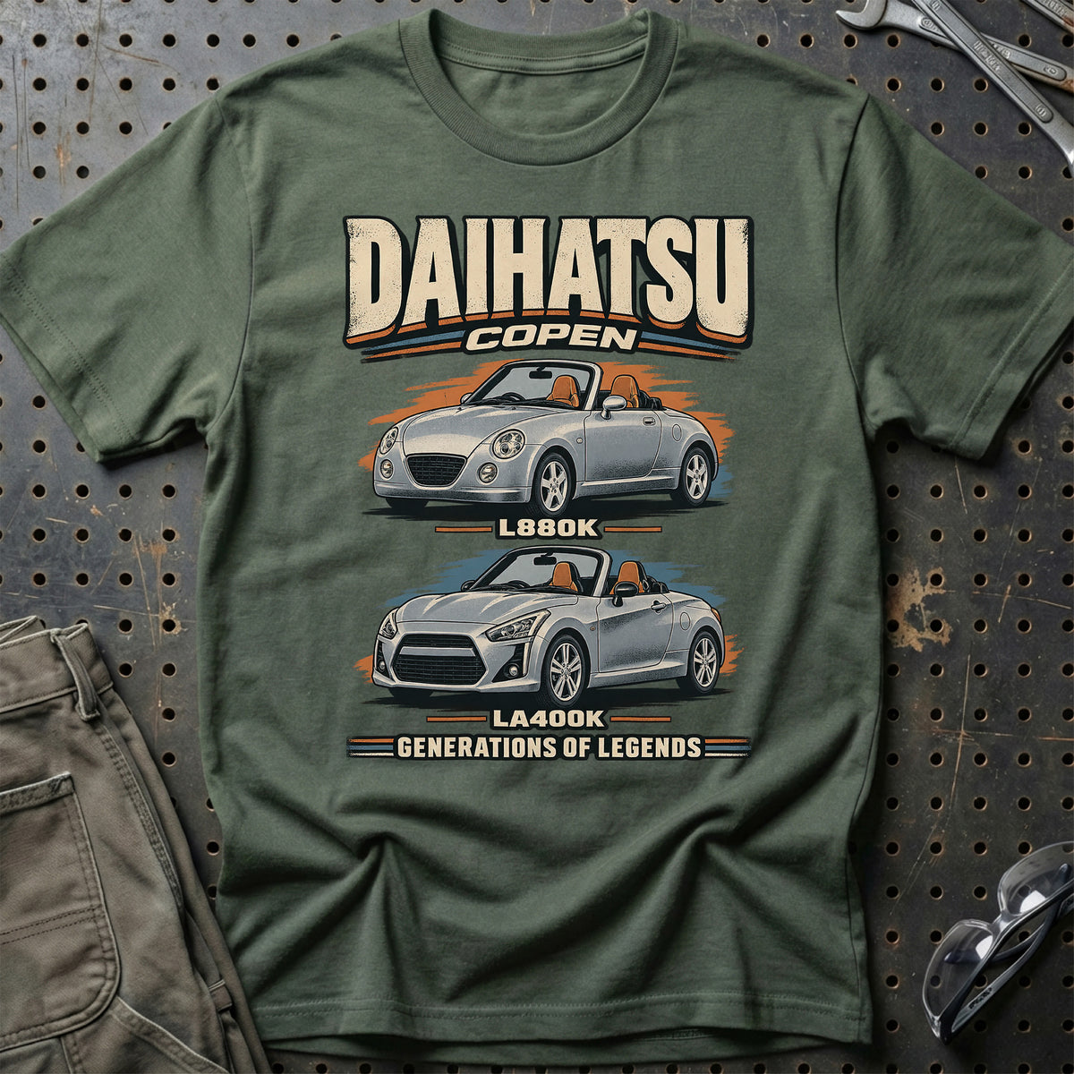 
Daihatsu Copen – Generations of Legends T-Shirt – Grøn Militær