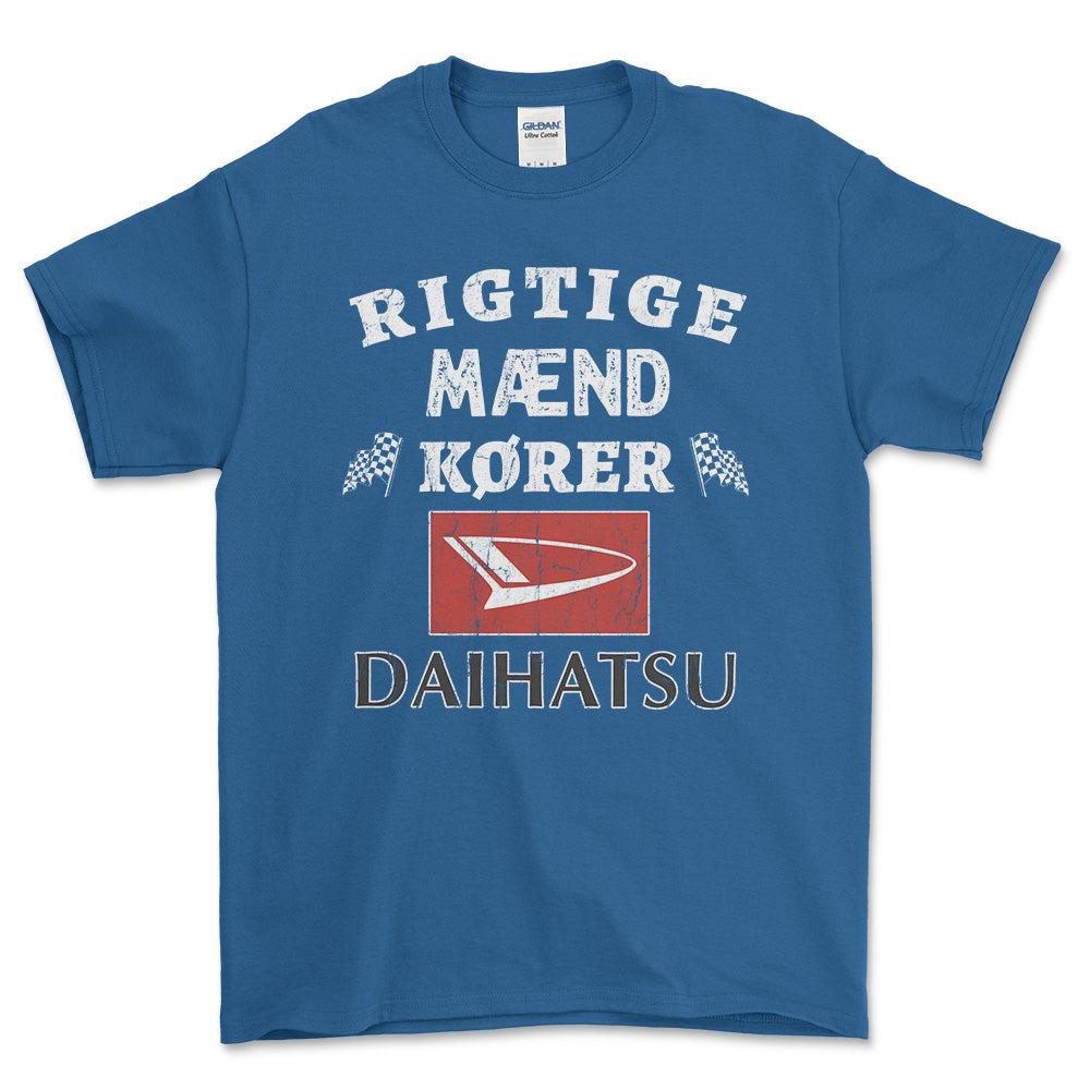 Daihatsu Rigtige Mænd Kører - Unisex T-Shirt , Bomuld-Beklædning-Daihatsu-Blå Royal-S-Forside-Garage Culture Shop- garage - man cave - merchandise