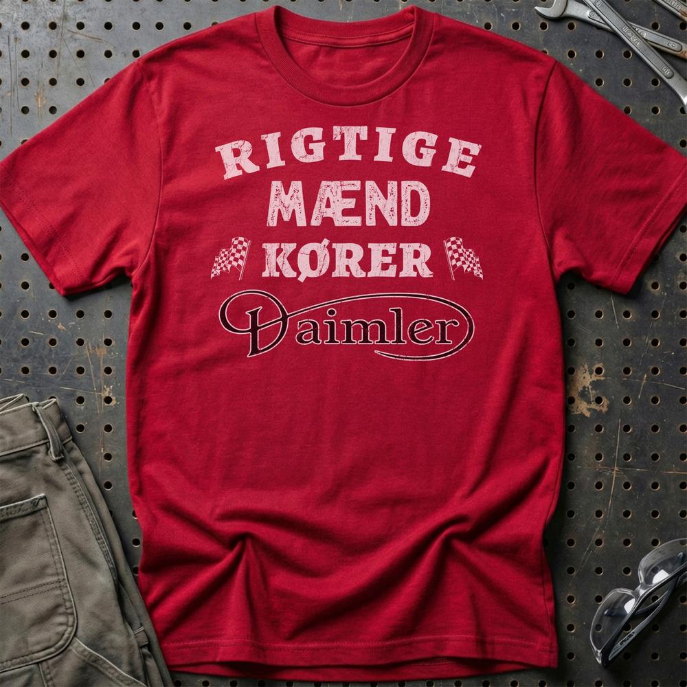 Daimler Rigtige Mænd Kører T-Shirt-Beklædning-Daimler-Rød-S-Garage Culture Shop- garage - man cave - merchandise