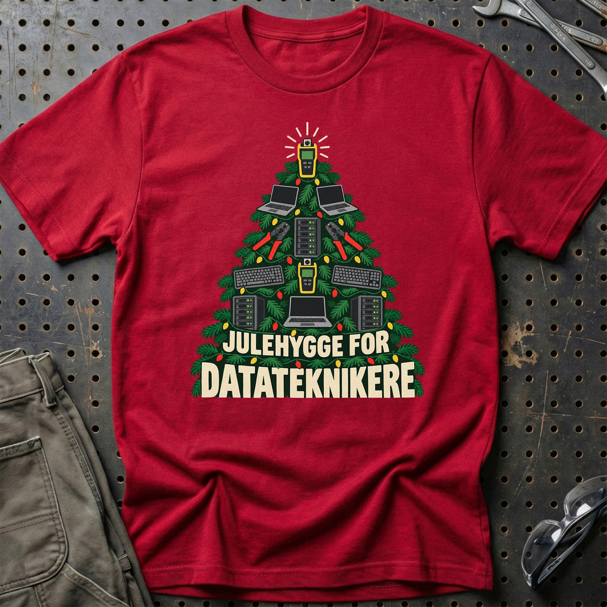 
Datatekniker – Julehygge – Unisex T-Shirt – Rød