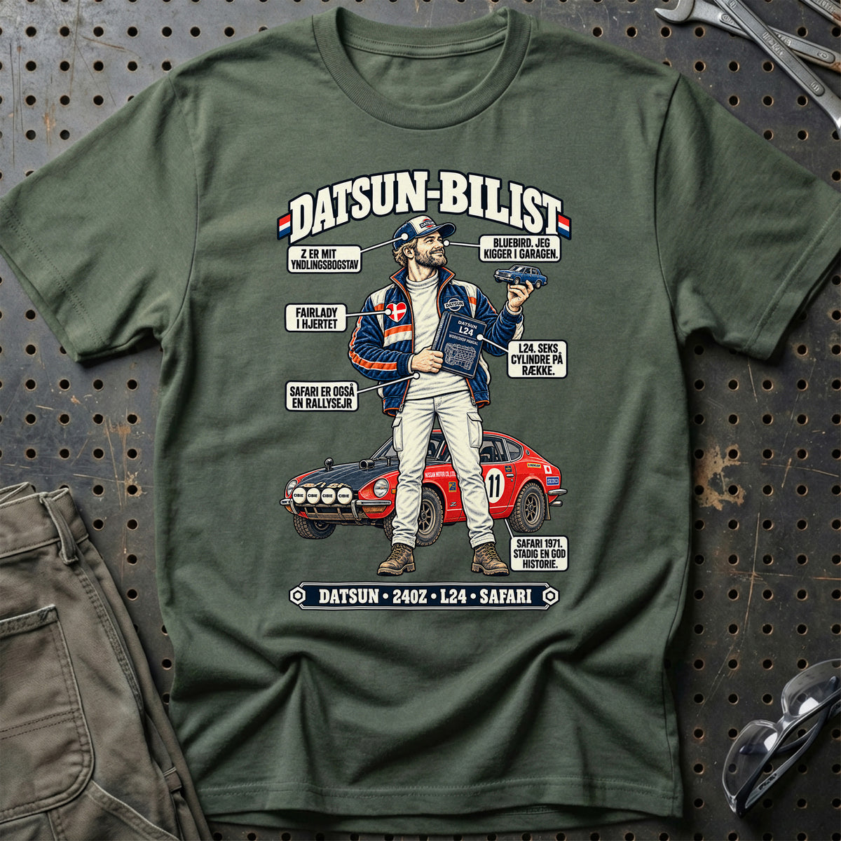 
Datsun-Bilist T-Shirt – Grøn Militær