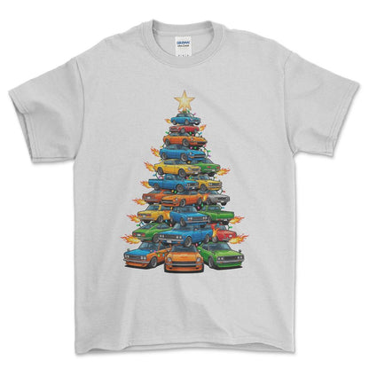 Datsun Juletræ Christmas Tree - Unisex T-Shirt-Beklædning-Datsun-Hvid-S-Forside-Garage Culture Shop- garage - man cave - merchandise