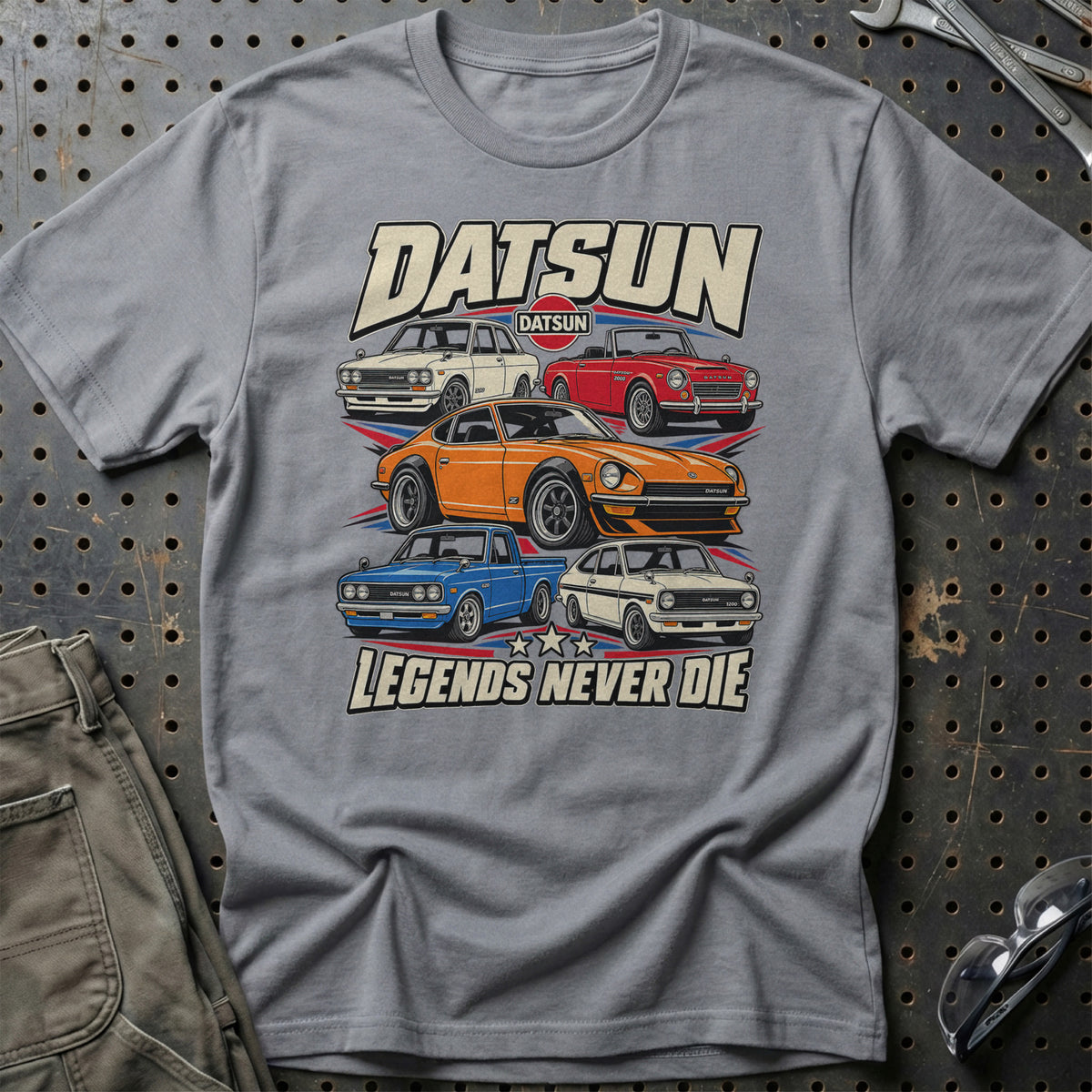 
Produktbillede af Datsun Legends Never Die T-Shirt