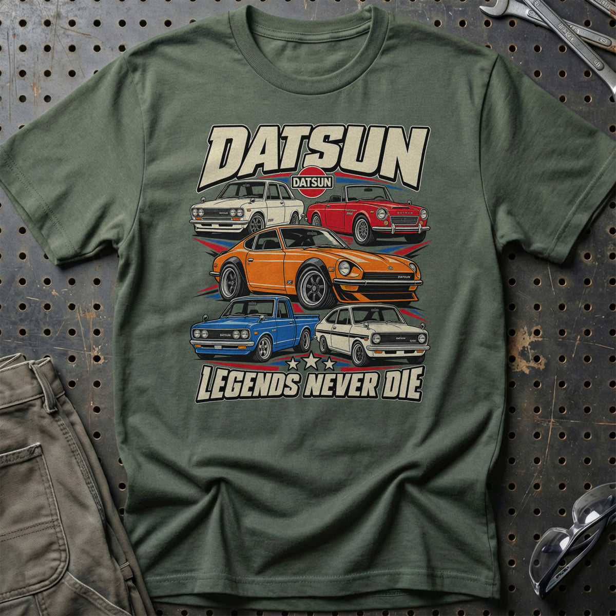 
Produktbillede af Datsun Legends Never Die T-Shirt