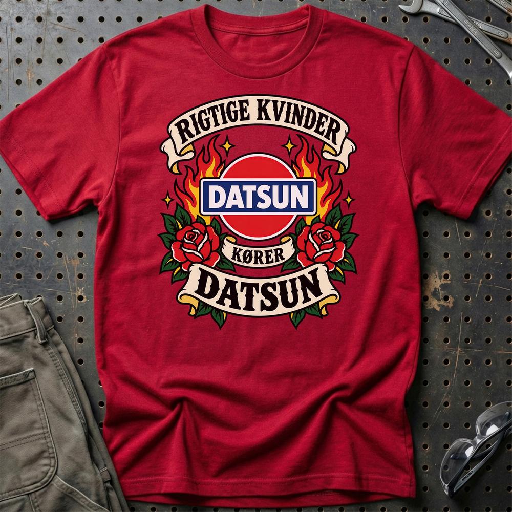 
Produktbillede af Datsun Rigtige Kvinder Kører – Roser og Flammer T-Shirt