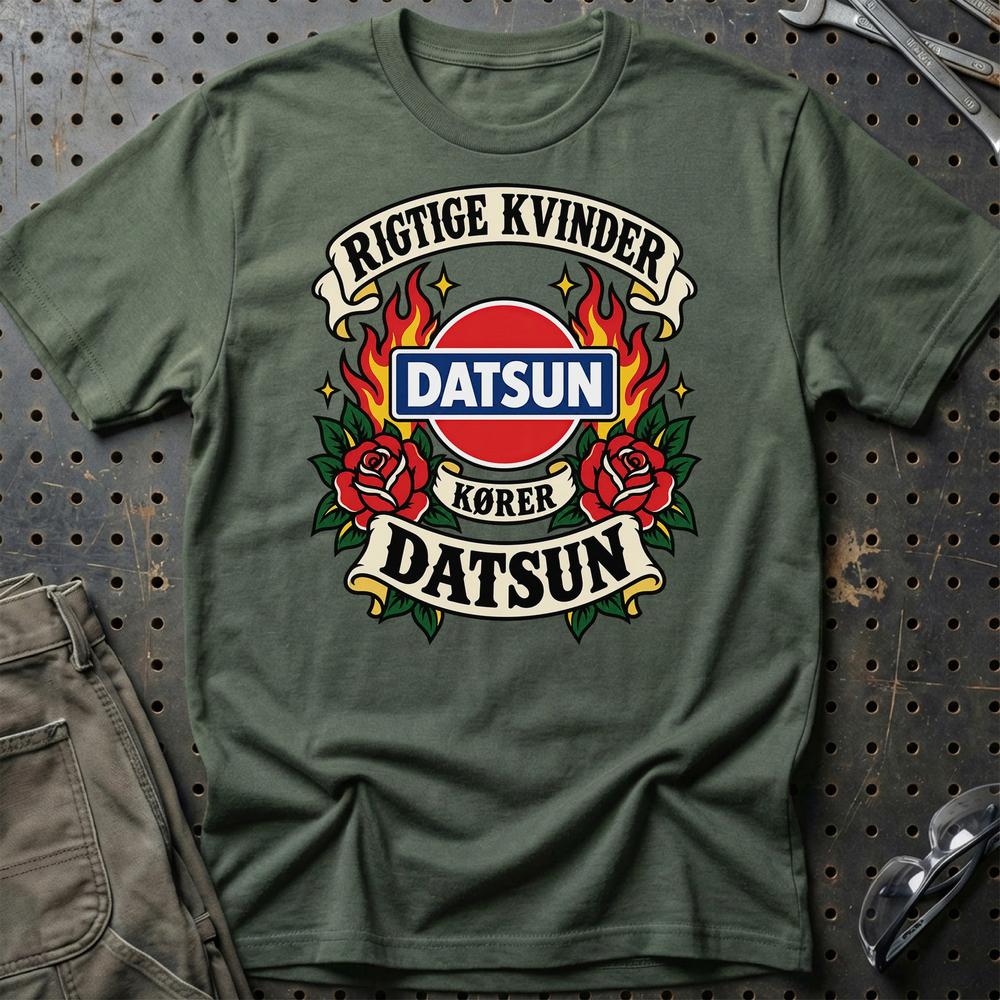 
Produktbillede af Datsun Rigtige Kvinder Kører – Roser og Flammer T-Shirt