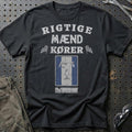 De Tomaso Rigtige Mænd Kører T-Shirt-Beklædning-De Tomaso-Sort-S-Garage Culture Shop- garage - man cave - merchandise