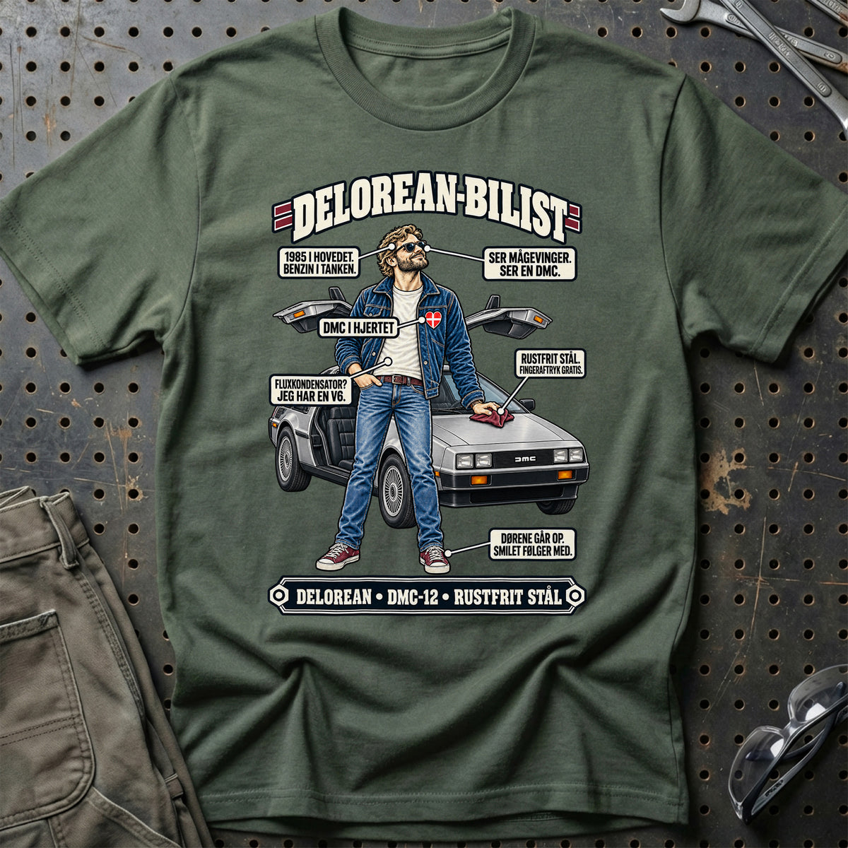 
DeLorean-Bilist T-Shirt – Grøn Militær