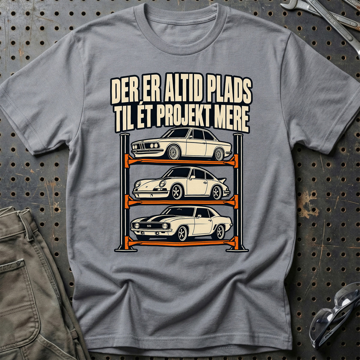 
Der er altid plads – Til ét projekt mere T-Shirt – Grå Sport