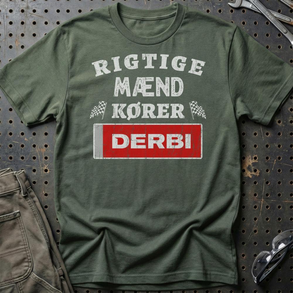 Derbi Rigtige Mænd Kører T-Shirt-Beklædning-Derbi-Grøn Militær-S-Garage Culture Shop- garage - man cave - merchandise