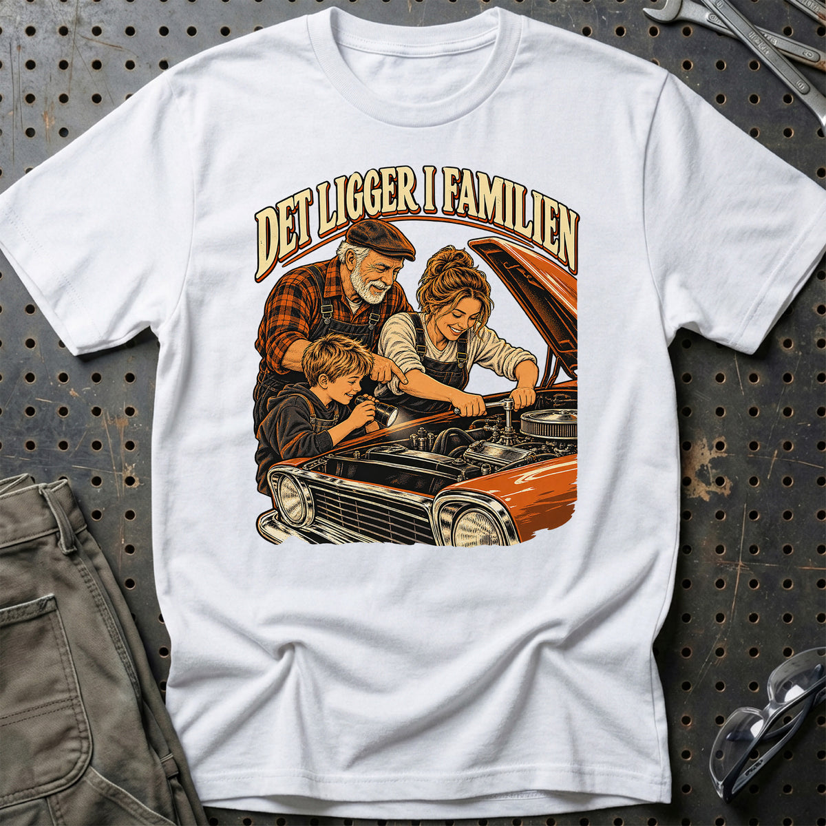 
Produktbillede af Det ligger i familien T-Shirt