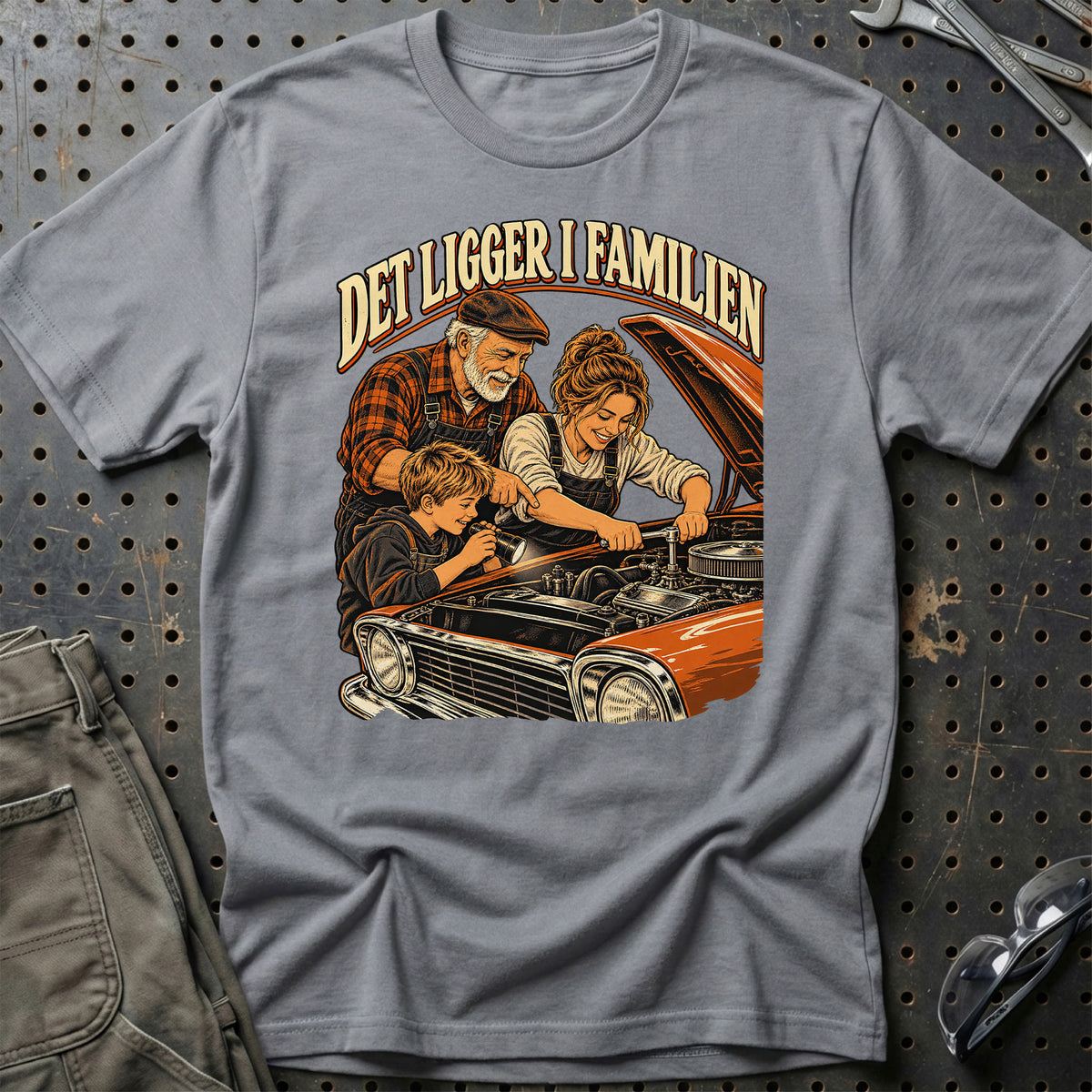 
Produktbillede af Det ligger i familien T-Shirt