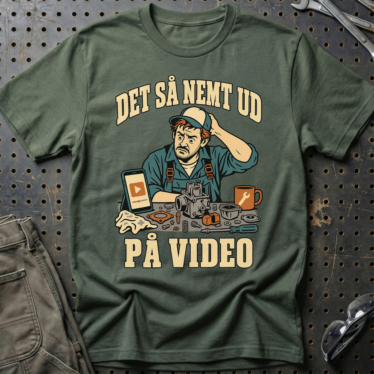 
Det så nemt ud – På video T-Shirt – Grøn Militær