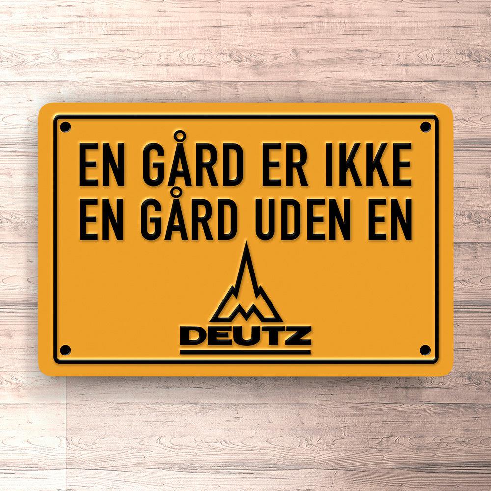 Deutz En Gård Er Ikke En Gård Uden En Deutz Skilte, Musemåtte, Dørmåtte-Skilte-Deutz-Garage Culture Shop- garage - man cave - merchandise