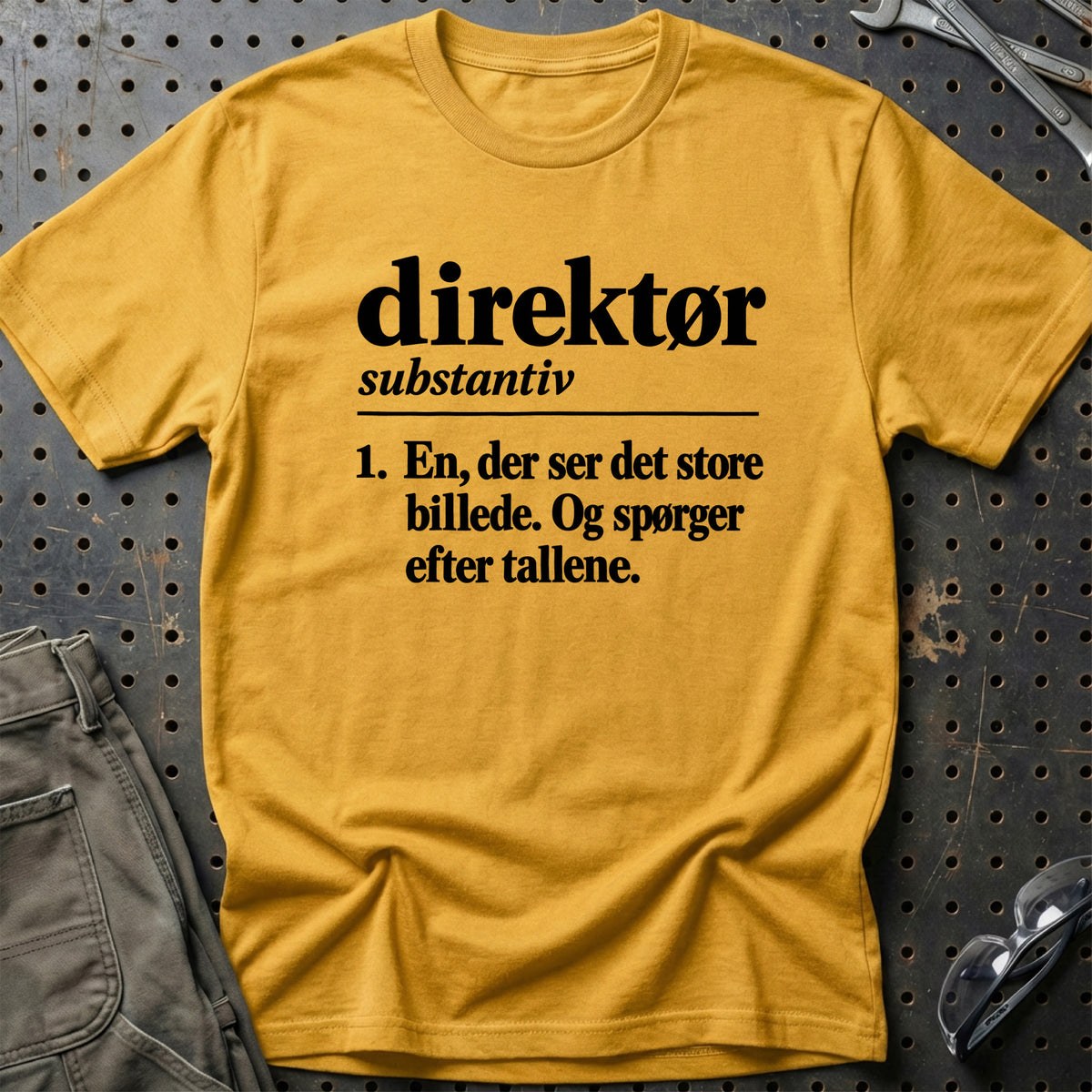 
Direktør – Definition T-Shirt – Guld