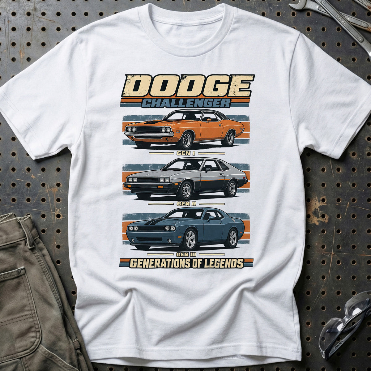 
Dodge Challenger – Generations of Legends T-Shirt – Hvid