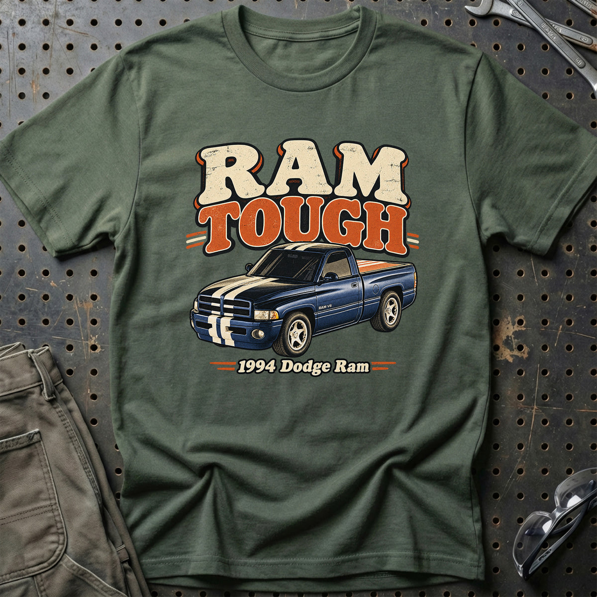 
Dodge Ram 1994 – Ram Tough T-Shirt – Grøn Militær