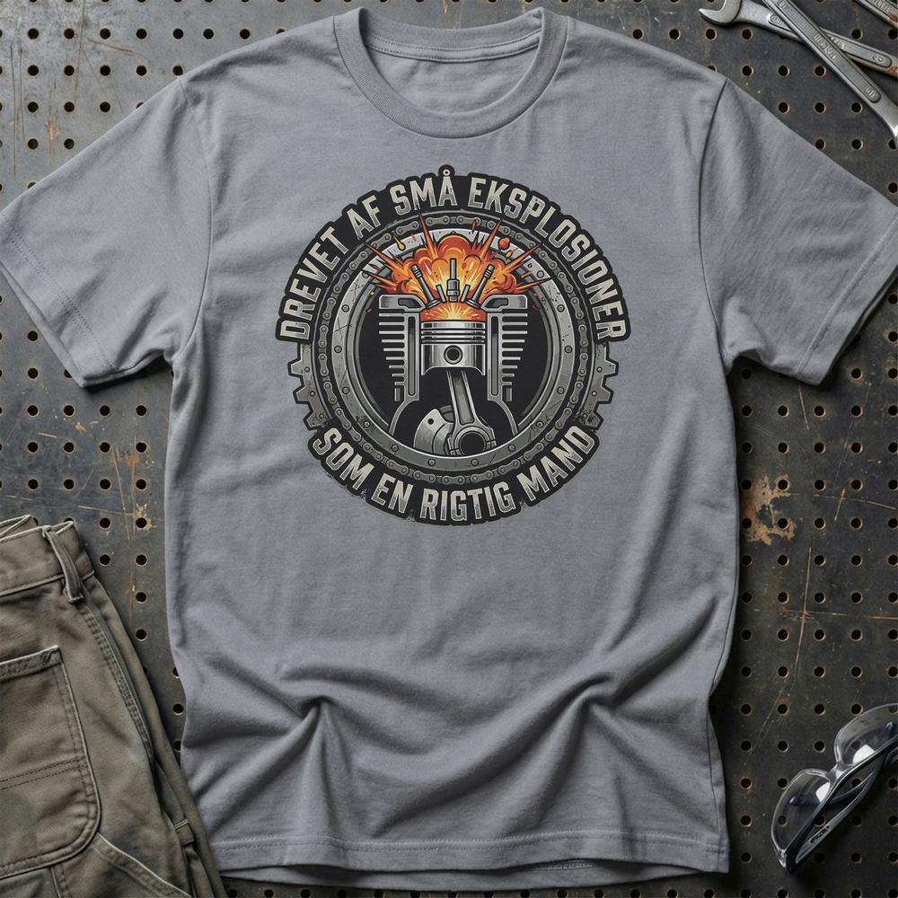 Drevet Af Små Eksplosioner Som En Rigtig Mand T-Shirt-Beklædning-Garage Culture-Grå Sport-S-Garage Culture Shop- garage - man cave - merchandise
